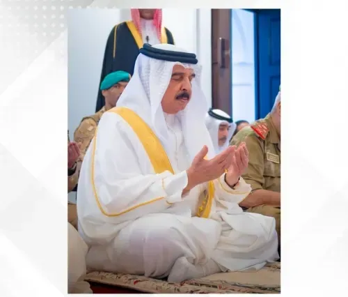 جلالة الملك المعظم يؤدي صلاة عيد الفطر المبارك
