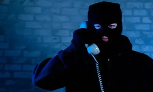 People in Bahrain warned against scam phone calls
