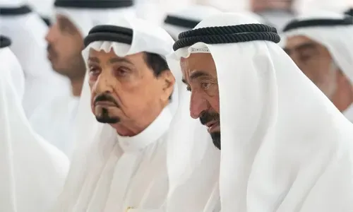 دفن نجل حاكم الشارقة بعد وفاته في لندن
