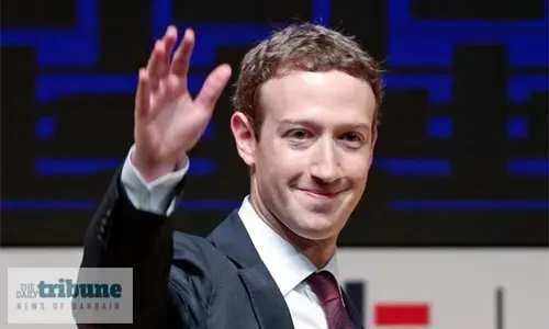فيسبوك تسمح بنقل الصور ومقاطع الفيديو إلى صور جوجل