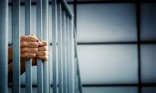 سجن آسيوي في البحرين بتهمة تداول عملات سعودية مزيفة