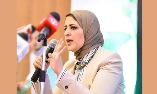 وزيرة الصحة تشيد بإنجازات المرأة البحرينية في القطاع الصحي