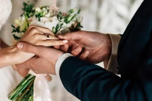 Marriage No Longer a Guarantee for US Green Card, Experts Warn