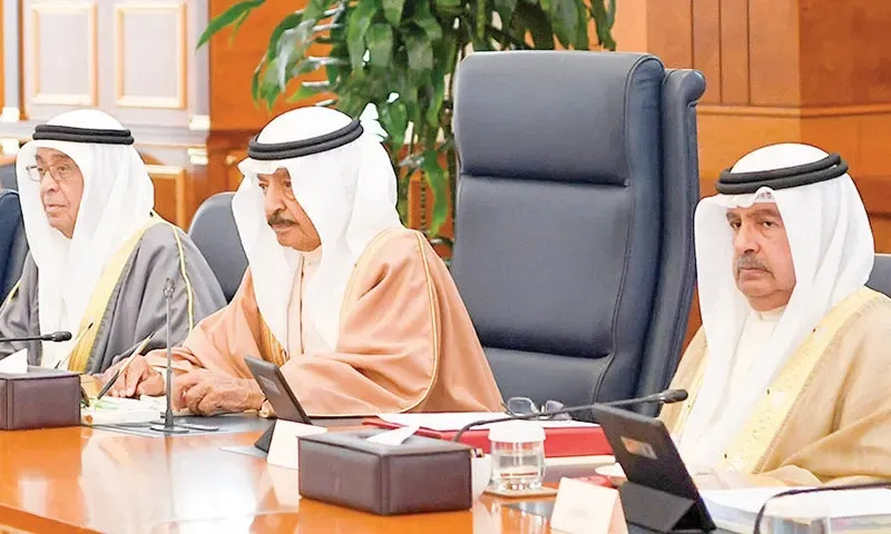 رئيس الوزراء يوجه وزارة الصحة لتعزيز مخزون الأدوية