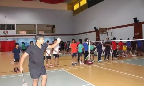 طلاب مدرسة نيو ميلينيوم يتألقون في بطولة تنس الريشة للمدارس المركزية (CBSE)