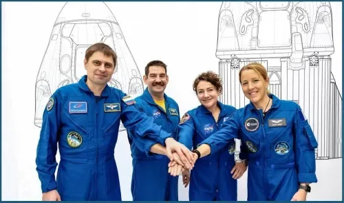 NASA Prepares SpaceX Crew-12 for Long-Duration Science Mission