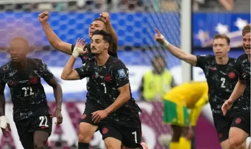 Canada beat South Africa 1-0 to reach World Cup last 16