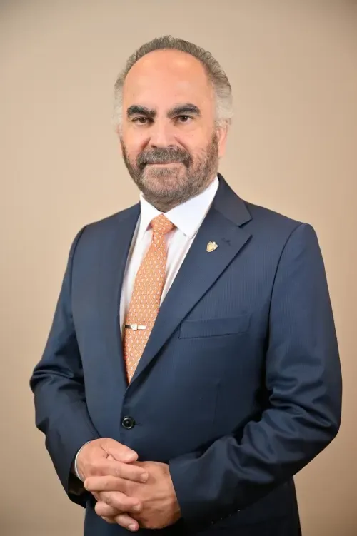 منح الدكتور عبد الرحمن عبد الحسين جواهري وسام وزير الخارجية الياباني