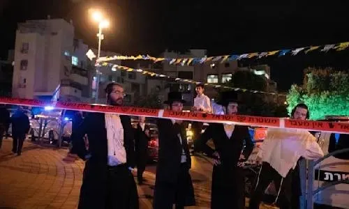 إسرائيل تبحث عن منفذي هجوم الطعن الجماعي الذي أسفر عن مقتل 3 أشخاص