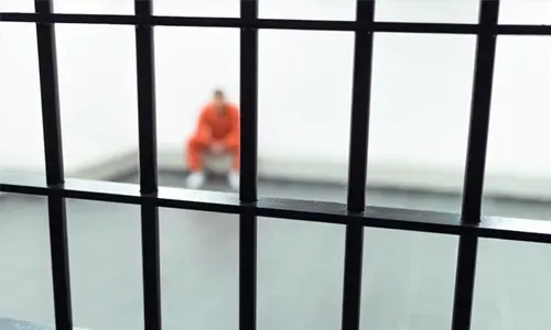 سجن صاحب عمل لتزويره «عقد عمل موظف»
