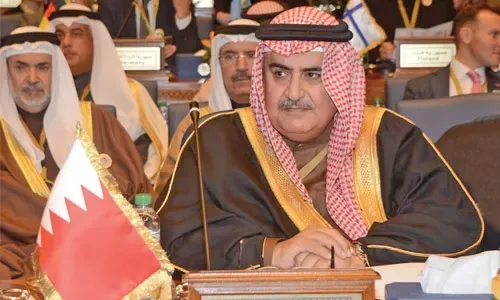 وزير الخارجية يشارك في مؤتمر إعادة إعمار العراق