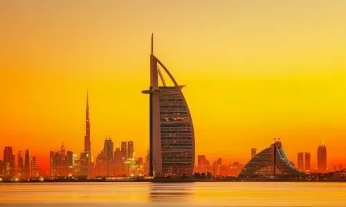 بطاقة الهوية الإماراتية تحل محل تأشيرات الإقامة في جوازات السفر في الإمارات