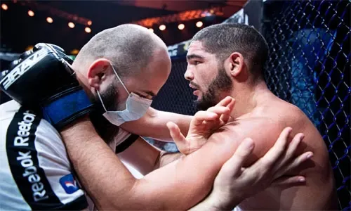 البطل الجديد أمين أيوب يوجه رسالة إلى فئة الوزن الخفيف في BRAVE CF: "الملك في الانتظار"