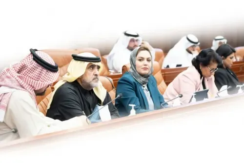 الحكومة ترفض مقترحاً بمنح المحاكم سلطة البت في قرارات الترحيل ومنع السفر