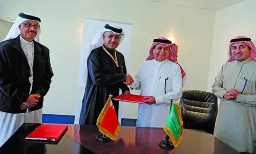 البحرين والسعودية توقعان اتفاقية للنقل الجوي