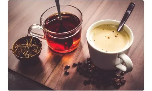 دراسة: شرب كوبين إلى ثلاثة أكواب من الشاي والقهوة يومياً يقلل من خطر الإصابة بالسكتة الدماغية