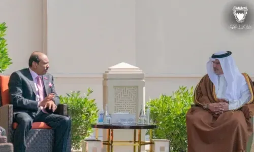 صاحب السمو الملكي ولي العهد رئيس مجلس الوزراء يستقبل رئيس مجلس إدارة مجموعة لولو