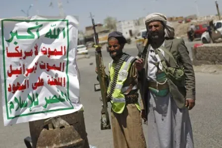 المتمردون في اليمن يحتفلون بذكرى سيطرتهم على صنعاء والتحالف يواصل غاراته