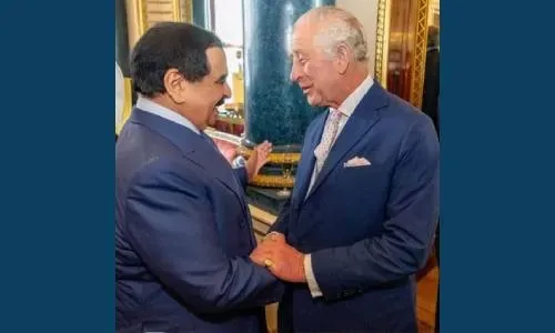 أفراد العائلة المالكة في البحرين يحضرون حفل استقبال أقامه جلالة الملك تشارلز الثالث