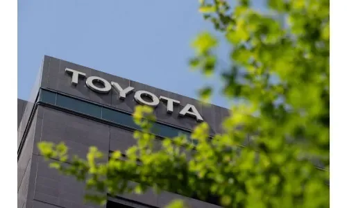 Toyota shares sink after Daihatsu suspension, US recall