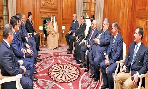 المملكة المتحدة تجدد علاقاتها مع البحرين