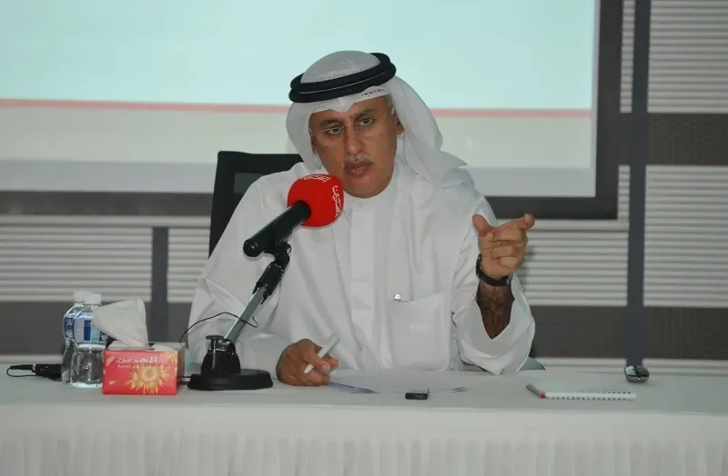تعزيز التعاون مع تجار المواد الغذائية لضمان توفير السلع الأساسية لمدة لا تقل عن 6 أشهر