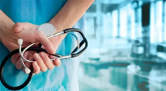 وفاة رجل بعد دقائق من رفض استقباله في مستشفى خاص