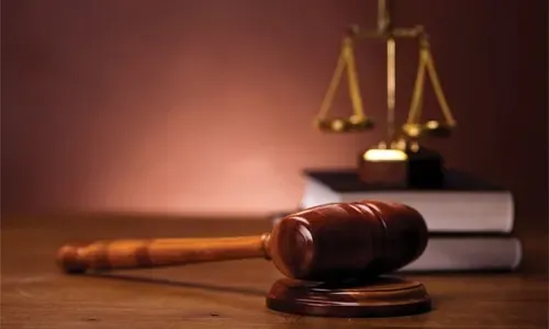 تغريم امرأة منعت طليقها من رؤية ابنتهما