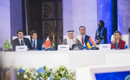 التأكيد على حرص البحرين على المساهمة في إعادة بناء السياحة العالمية