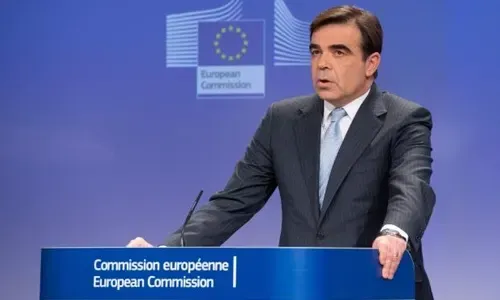 الاتحاد الأوروبي: عدم التوصل لاتفاق بشأن بريكست يعني حدوداً صلبة مع أيرلندا