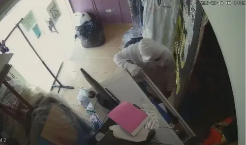 CID Arrests Two Robbery Suspects in Bahrain