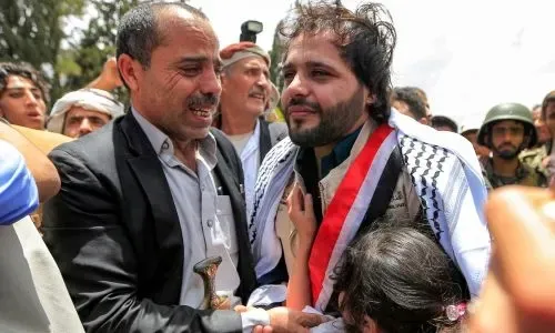 بدء عملية تبادل الأسرى في اليمن مع تحديد جولة ثانية لمحادثات الهدنة