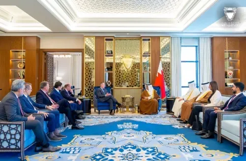 ولي عهد البحرين يلتقي الرئيس التنفيذي لشركة "أطلس ميرشانت كابيتال"