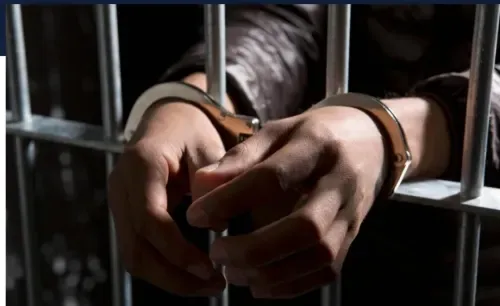 سجن عامل مقهى ثلاث سنوات لسكبه ماءً ساخناً على زميلته