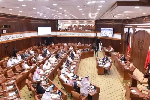 الحكومة ترفض مشروع قانون بشأن مكافآت الهيئات والشركات الحكومية في البحرين