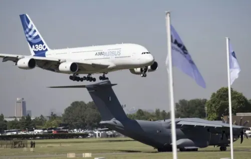 Airbus to inspect 16 A380s after wing cracks found