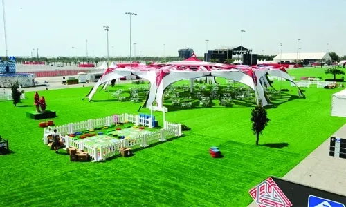 حلبة البحرين الدولية على أتم الاستعداد لسباق ليلي ملحمي