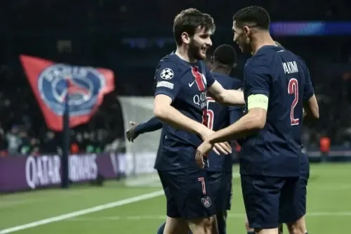 عبقرية كفاراتسخيليا تمنح باريس سان جيرمان الأفضلية في دوري أبطال أوروبا أمام أستون فيلا