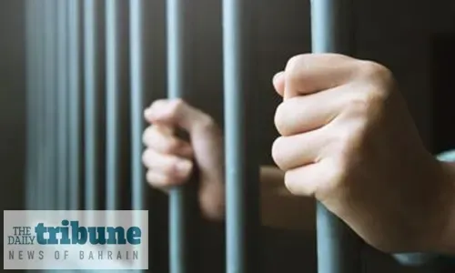 السجن 3 سنوات لشرطي ومدني بتهمة تزوير تقرير حادث مروري