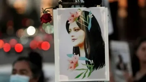 Thousands of Iranians flock to Mahsa Amini's grave despite crackdown
