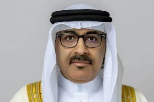 المعلمة زينب تواصل تقديم الدروس رغم تحديات سترة