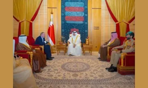 جلالة الملك المعظم يتسلم أوراق اعتماد سفيري إيطاليا وقطر الجديدين