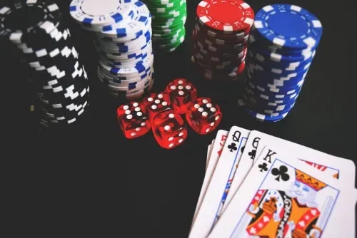 إندونيسيا تعتقل أكثر من 300 أجنبي في حملة ضد المقامرة