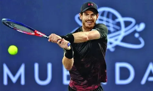 Murray returns to court