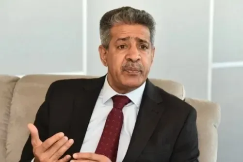 نائب يؤيد قصر وظائف مديري مكاتب التوظيف على البحرينيين
