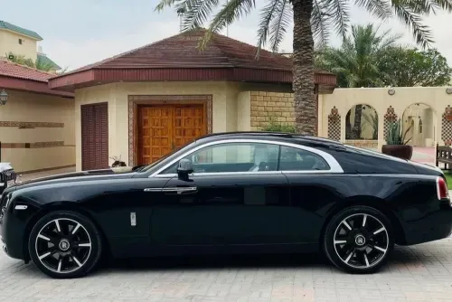 سوق السيارات الفاخرة في البحرين ينتعش بفضل التوجهات الكهربائية