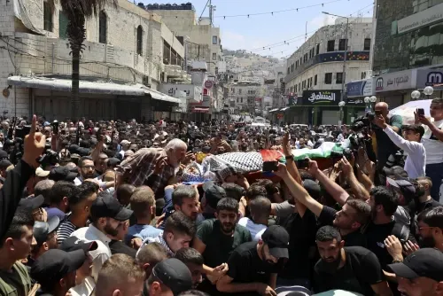 القوات الإسرائيلية تقتل مسلحين فلسطينيين في مداهمة بالضفة الغربية