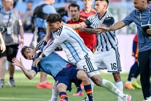 فيفا يفتح تحقيقاً مع الأرجنتين بعد اشتباكات نهائي كأس العالم
