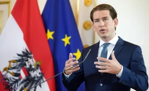 كورتس: النمسا تسعى لتعزيز حدود الاتحاد الأوروبي وترفض توزيع اللاجئين