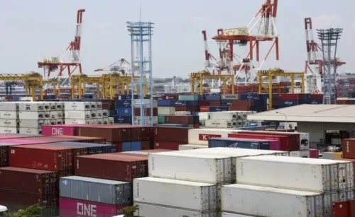 انخفاض صادرات اليابان بنسبة 15% في أغسطس مع تضرر التجارة بسبب الجائحة